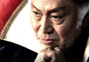 北大路欣也が犬から竜王に進化した ドラクエ の竜王になりきった北大路欣也が迫力ありすぎ 15年9月17日 エキサイトニュース