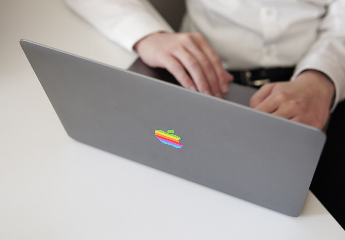 Appleステッカー みんなどうしている シールの使い道教えて 22年4月9日 エキサイトニュース