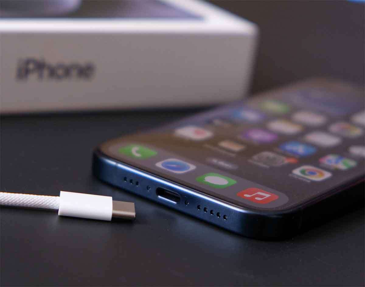 iPhone15、待望のUSB-C搭載なのにAndroid用ケーブルは使えない