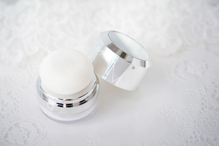 春夏の下地はパウダーがベスト エトヴォスとmimcの優秀パウダーを徹底比較してみました ローリエプレス