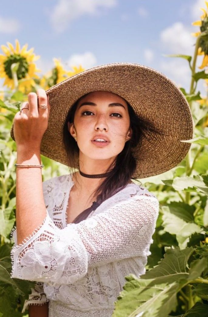 ロコガールが選ぶアスレジャーコーデ ハワイ在住モデル サーシャのロコガールファッション通信 Vol 8 ローリエプレス