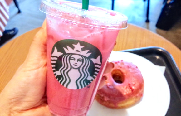 スタバ裏ワザ ほんっと美しい ピンクドリンク をカスタムできるよ 初夏にぴったりな梅のような味わいでおいしい っ 17年4月21日 エキサイトニュース