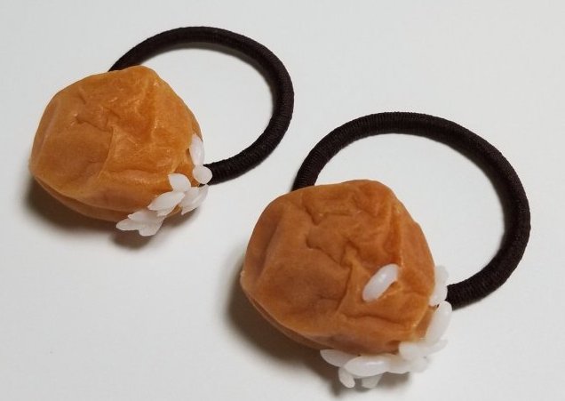 シワシワ感まで完璧に再現した 梅干しヘアゴム が食べたくなるほどのリアルさ ご丁寧にごはん粒までついちゃってます 18年6月12日 エキサイトニュース