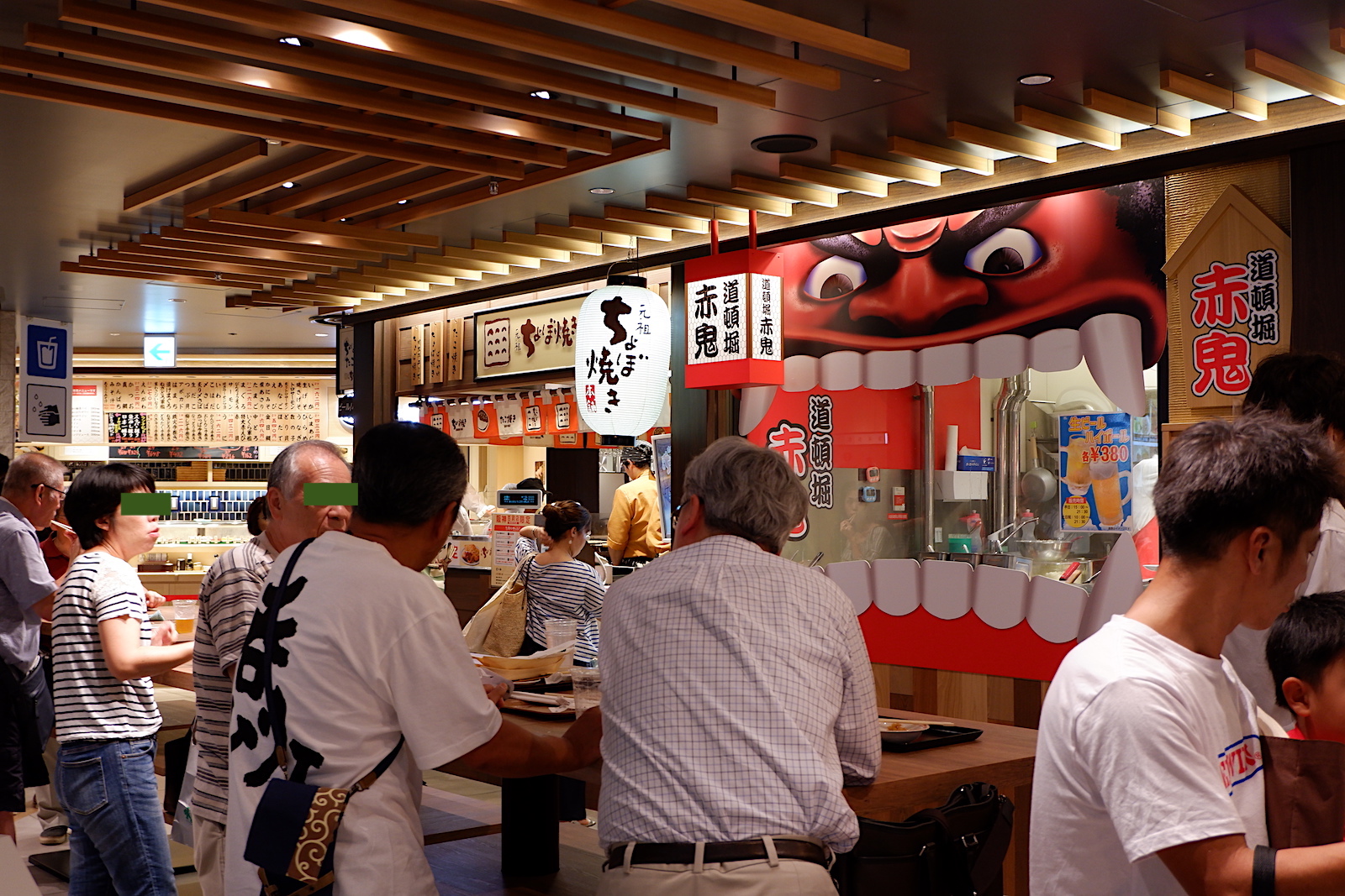 大阪すごい デパートで立ち飲みが楽しめる阪神梅田本店の スナックパーク が最高すぎた 500円でワイン飲み放題や阪神名物を味わえます 18年8月9日 エキサイトニュース