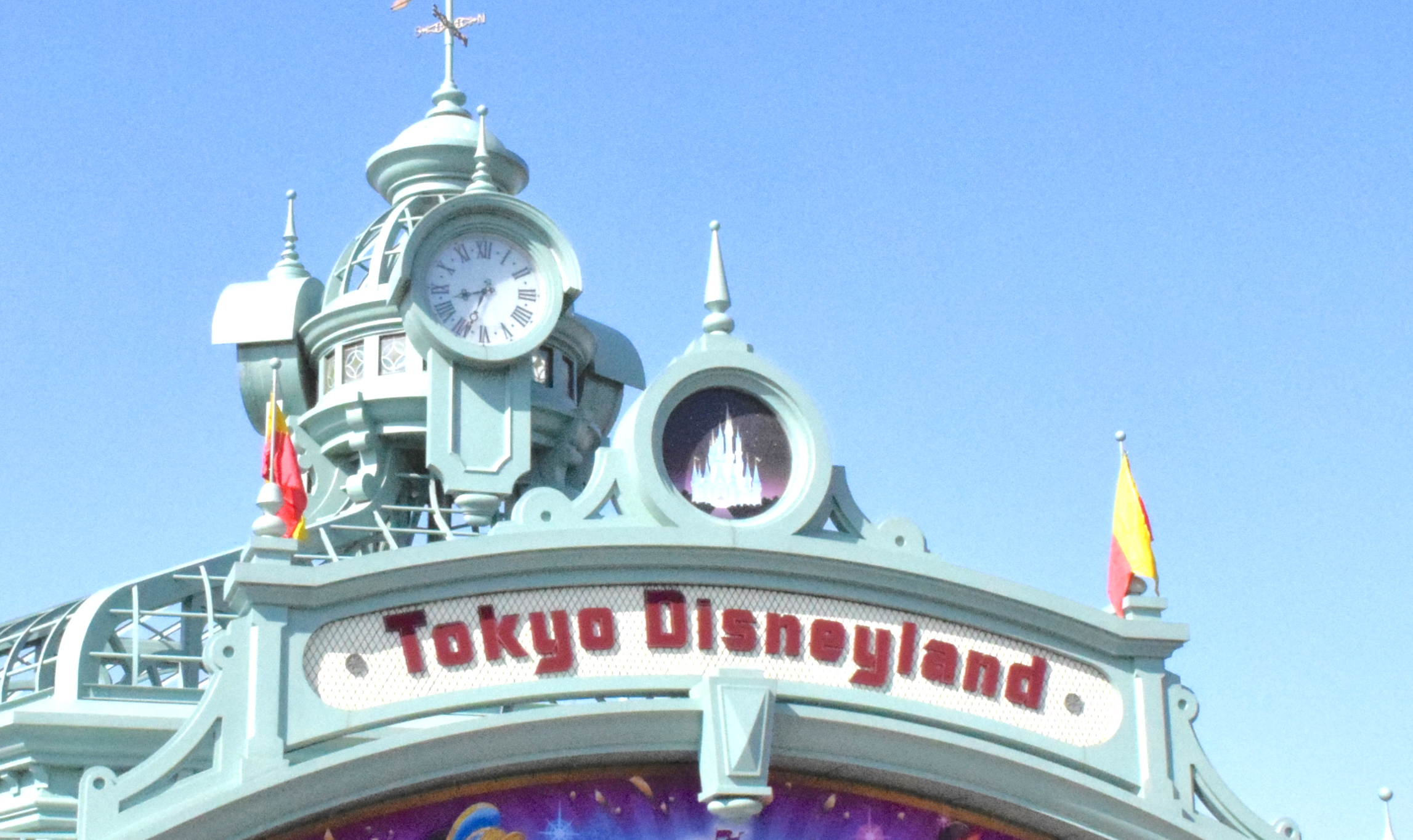 ディズニーでの撮影マナーが問題に ディズニーマニア 対策のためか景観が変わった所もある 18年12月15日 エキサイトニュース