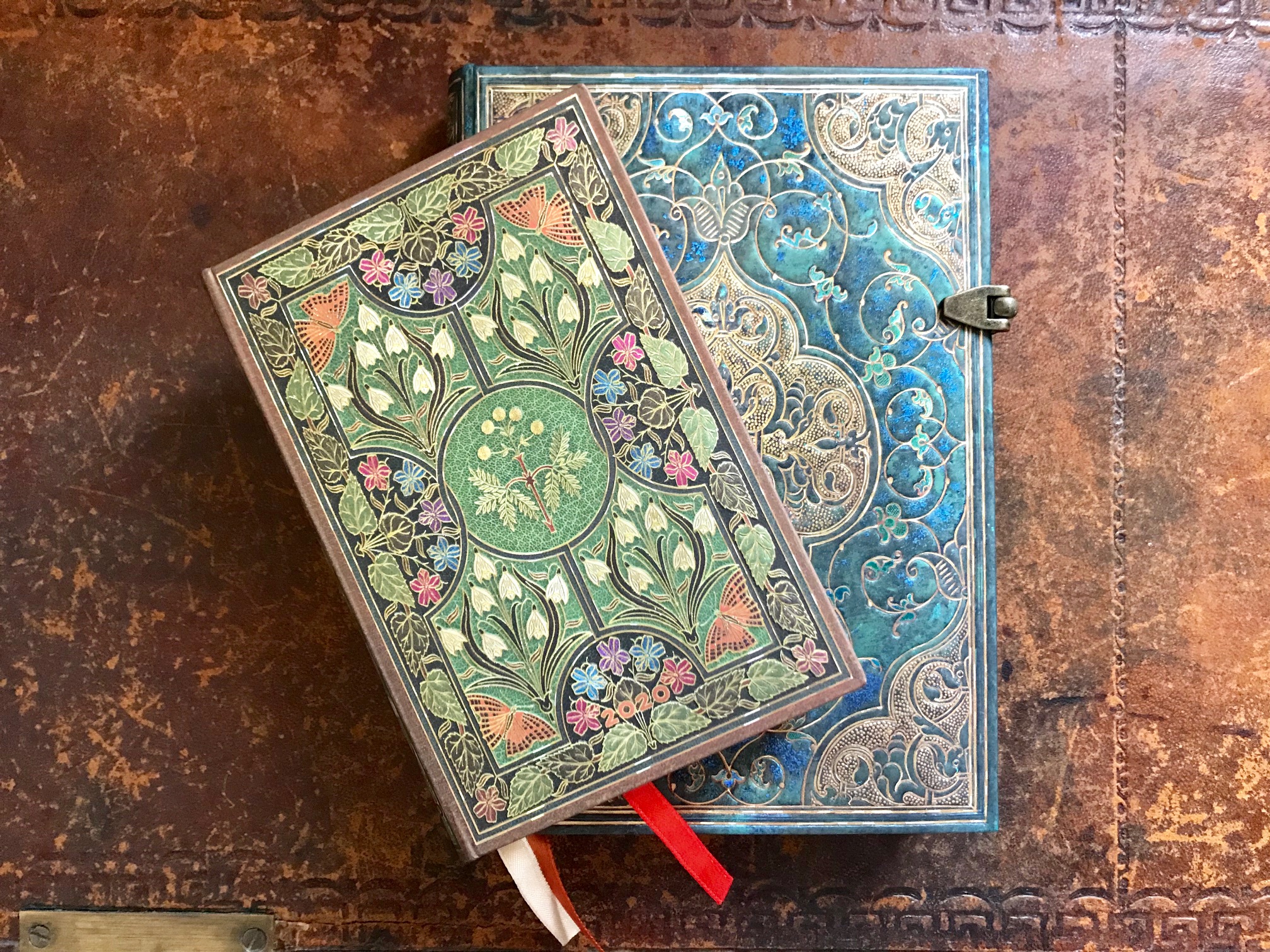 あなたの毎日に魔法をかけるかも 魔術書みたいなノート スケジュール帳 ペーパーブランクス を買ってみた 年3月27日 エキサイトニュース