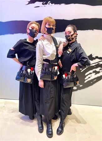 日本ロレアル 化粧品業界で初めて 美容部員の制服のアップサイクルを