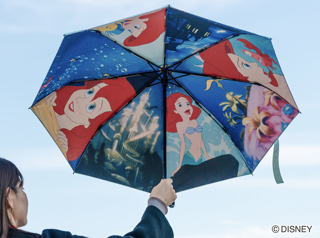 サイン入り東京ディズニーリゾート 舞浜フェイス　折り畳み日傘兼雨傘 ディズニー、ピクサー】傘を開けば、映画の世界観広がる。「晴雨兼用