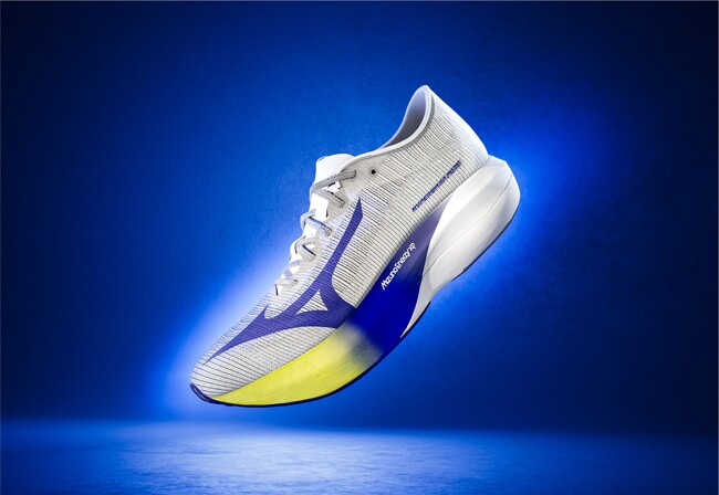 スピードレーシングシューズ「HYPERWARP」発売 (2025年12月2日