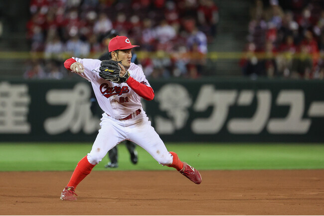 エスエスケイ＞広島東洋カープ／矢野雅哉選手とアドバイザリースタッフ