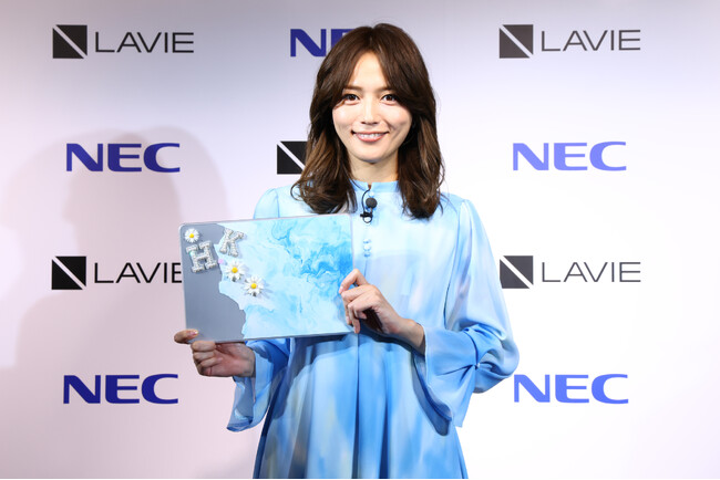 新CM出演の川口春奈さん登壇 NEC パーソナルコンピュータ「LAVIE SOL