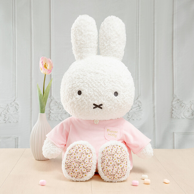 2025年12月12日(金)より「フラワーミッフィー」にて、人気商品「着せ