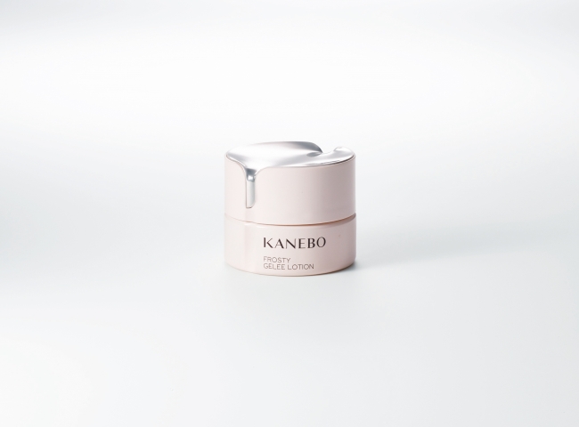 夏の肌 ほのかに涼やかに みずみずしいうるおいで肌を包み込むジェル状ローション グローバルブランド Kanebo から 17年5月5日 金 発売 17年4月27日 エキサイトニュース