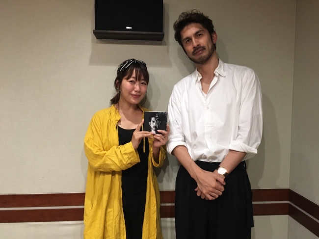 平井堅 坂本美雨 スナックの魅力 Nyでの秘話 17年6月9日 エキサイトニュース