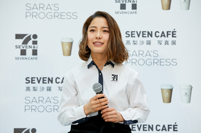 高梨沙羅選手の成長の軌跡をたどった写真展カフェ Sara S サラズ Progress プログレス オープニングイベント開催レポート 18年3月30日 エキサイトニュース