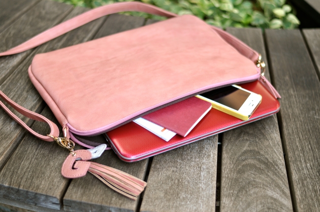 市販のパソコンケースは男性的なものばかり かわいいパソコンケースがない という不満から生まれた パソコンクラッチ 人気色が3年ぶりに復活 18年11月7日 エキサイトニュース 市販のパソコンケースは男性的なものばかり かわいいパソコンケースがない という不満から生まれた パソコンクラッチ 人気色が3年ぶりに復活 18年11月7日 エキサイトニュース