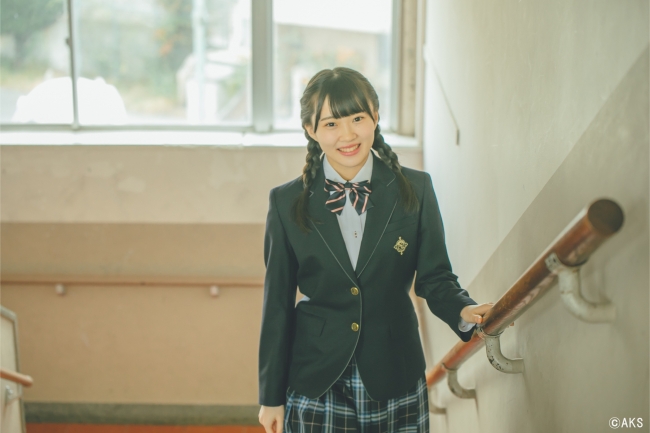 AKB48山根涼羽が着こなす“オンリーワン”制服！オサレカンパニーの学校制服ブランド「O.C.S.D.」、採用12校目となる愛媛県立新居浜東高校の新制服を発表  (2018年12月25日) - エキサイトニュース