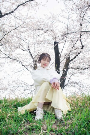 河北彩伽 写真展 うたかたの花 サイン入り写真 Amazon.co.jp: ○河北彩伽写真集 うたかたの花 直筆サイン入り チェキ