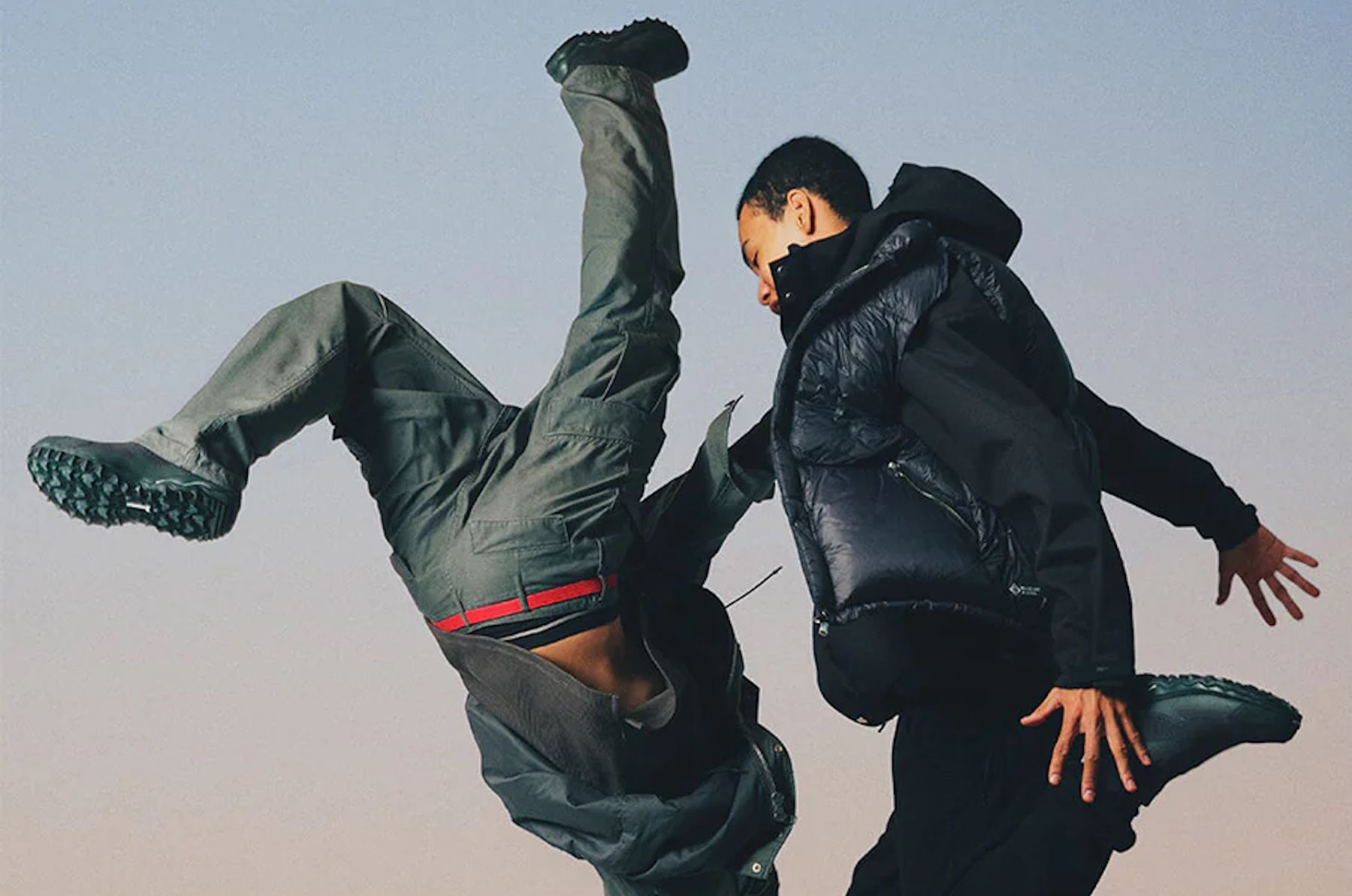 くにくに　美温活　若人 nonnative〉と〈Mizuno〉によるWAVE MUJIN TL MID GTXがオール