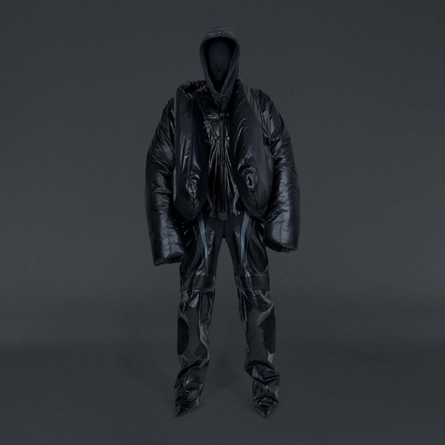 YEEZY GAP ENGINEERED BY BALENCIAGAが世界同時発売｜抽象的な鳩の