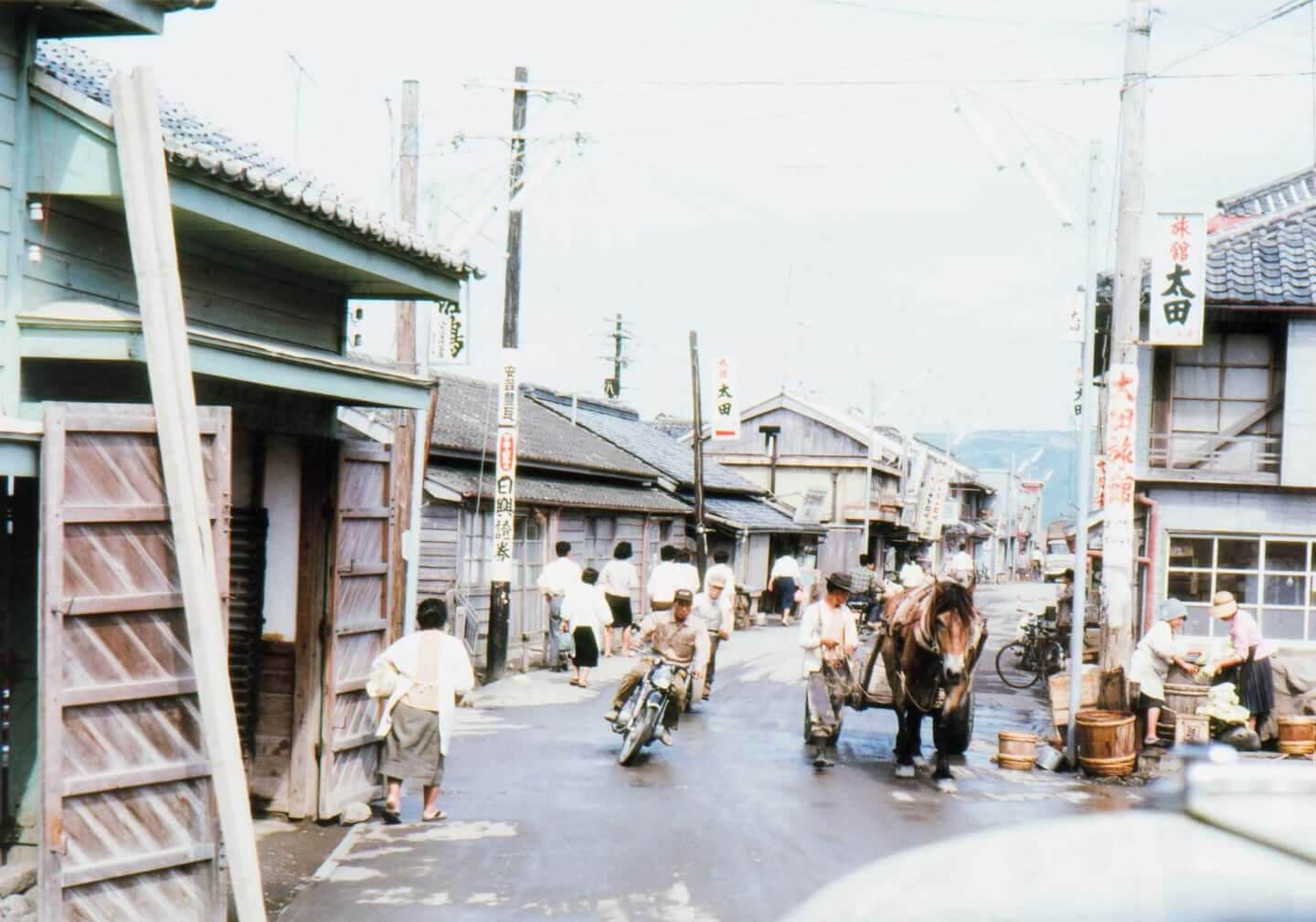 昭和30年代の風景をカラー写真で！『秘蔵カラー写真で味わう60年前の