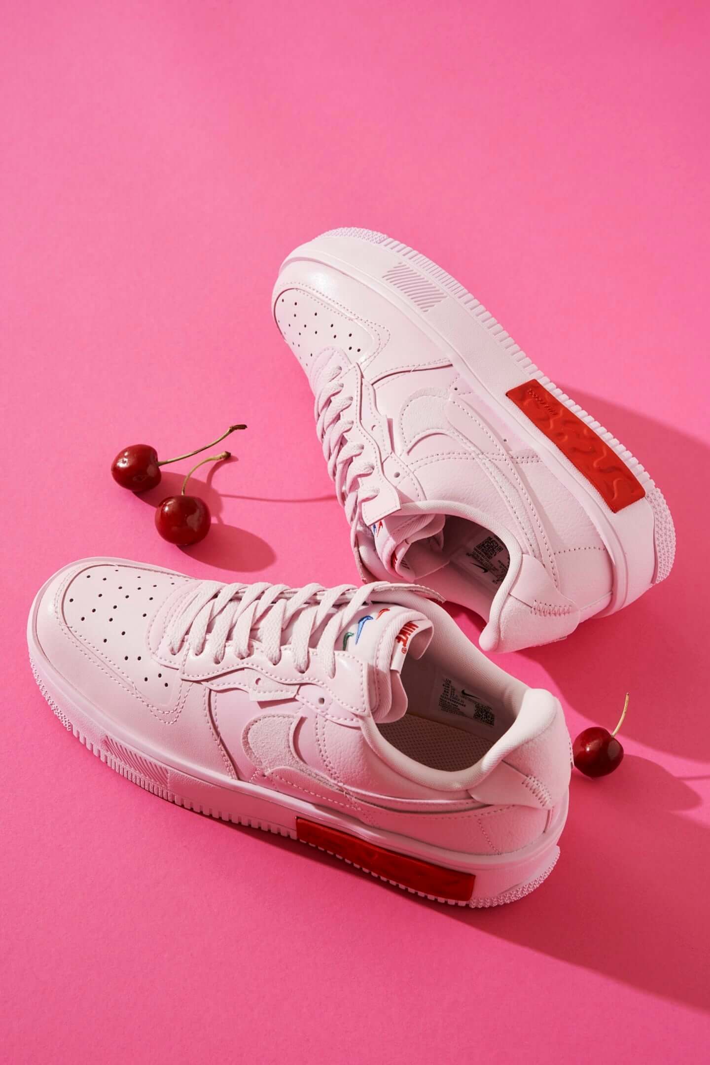 atmos pinkからNIKE W AIR FORCE 1 FONTANKA PINKが限定発売！ちゃん