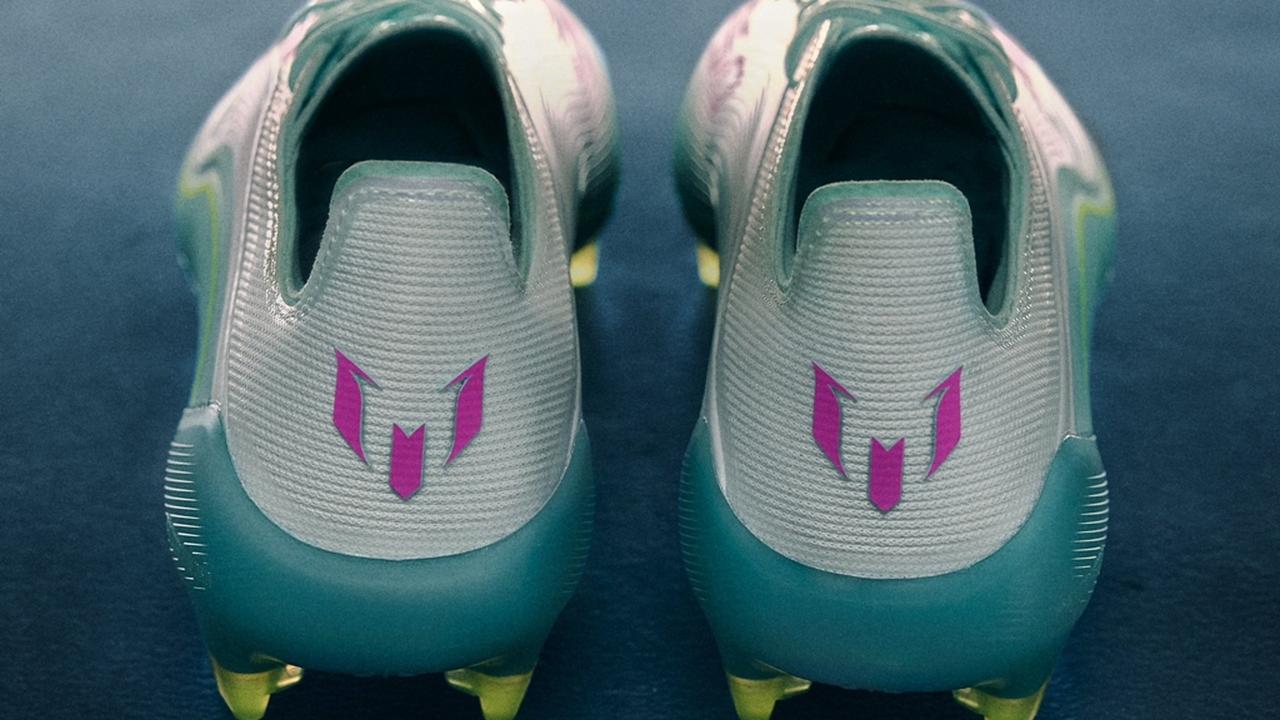 adidas、最速サッカースパイク「F50」の“新作メッシモデル”を発表