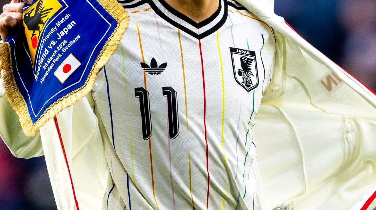 息をのむ美しさ」爆売れのW杯日本代表アウェイユニ、世界1位の好評価