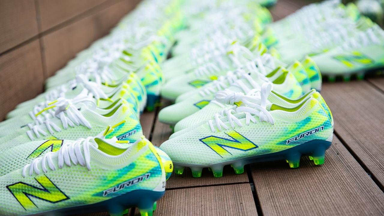 ニューバランス フューロン サッカー スパイク New Balance、新スパイク『フューロン v9』のローンチイベントを開催