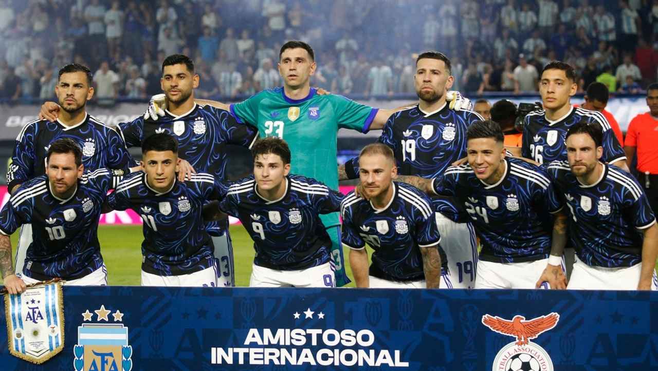 メッシのアルゼンチン代表、W杯予備登録メンバー55人発表 スター選手が