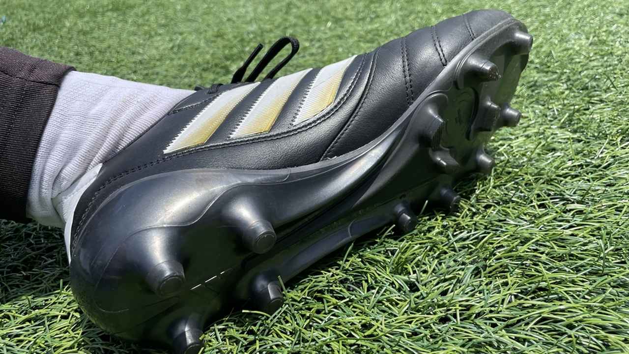 履いてみた】新色登場の日本向けadidasスパイク『コパアイコン2』、FG