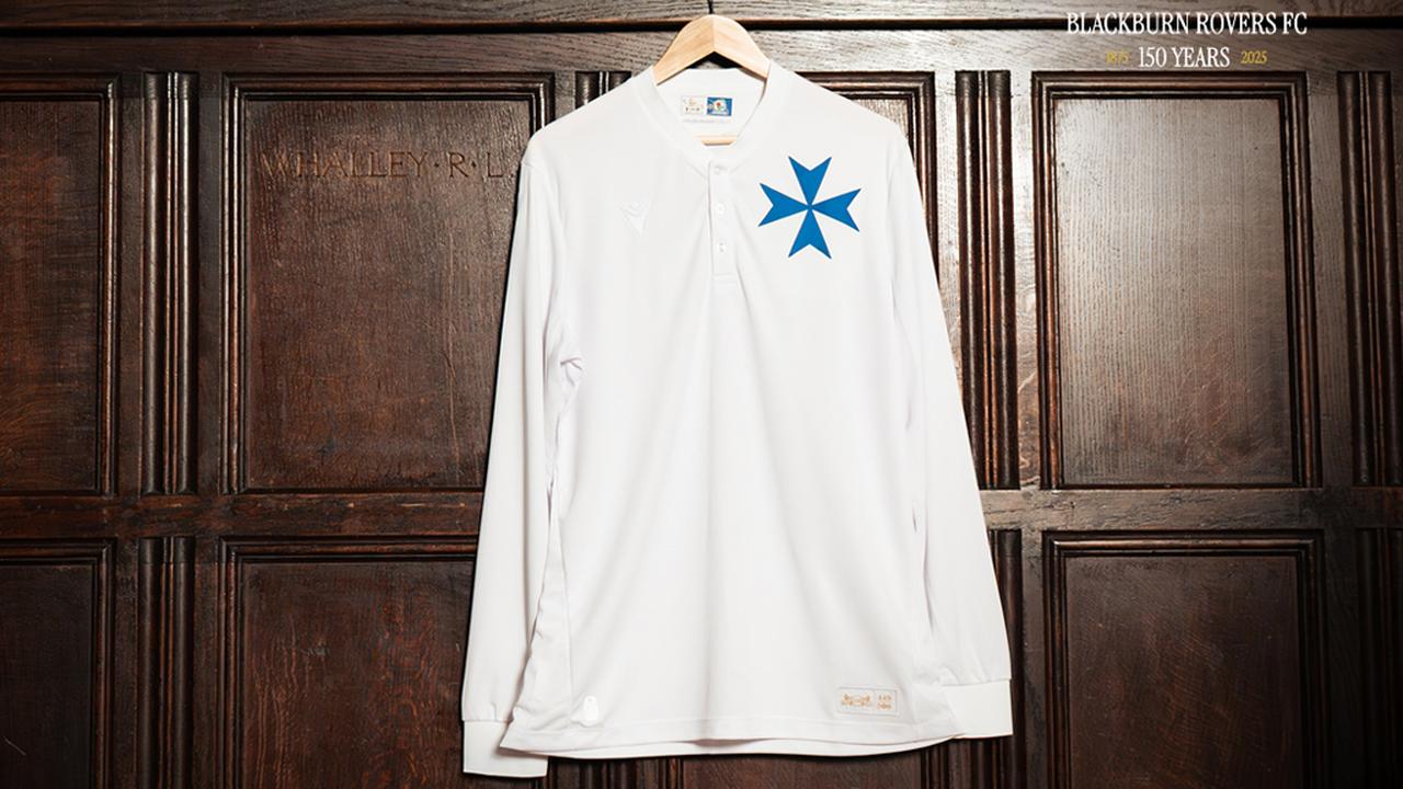 大橋と森下が所属のブラックバーン、超レトロな150周年ユニフォームを