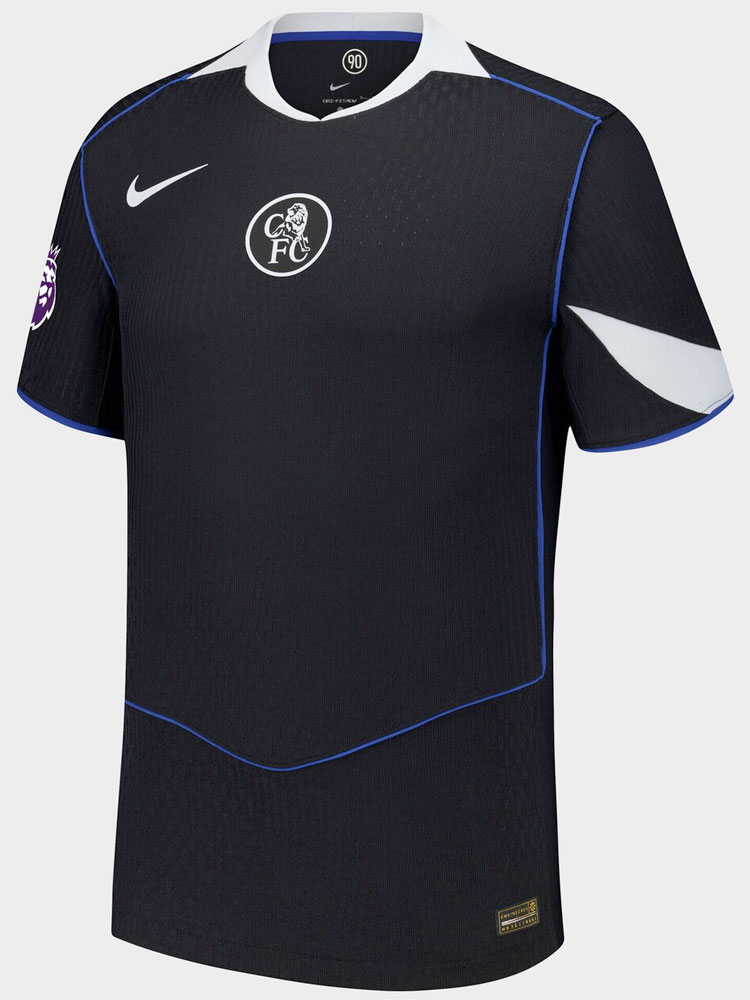 プレミアリーグ名門が「胸ロゴ無し」新ユニフォームを発表！懐かしの