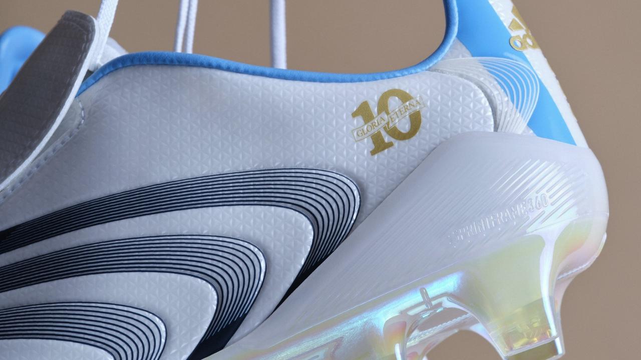 伝説の「メッシスパイク」が復刻！adidasから限定モデル『F50 TUNIT