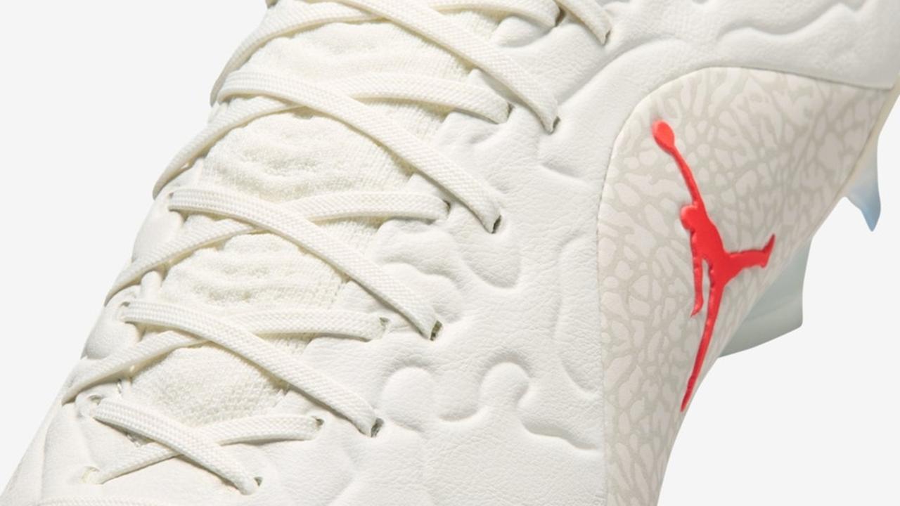 話題の“JORDANロゴ”サッカースパイク、「ホワイトカラー」が登場