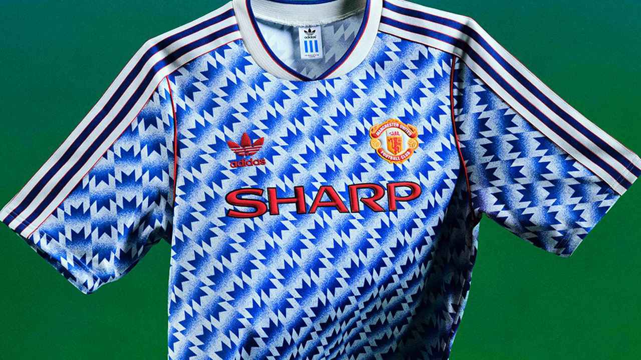 【三冠達成モデル】マンチェスターユナイテッド ユニフォーム アンブロ SHARP マンチェスター・ユナイテッドに「伝説ユニフォーム」復刻版が登場！90