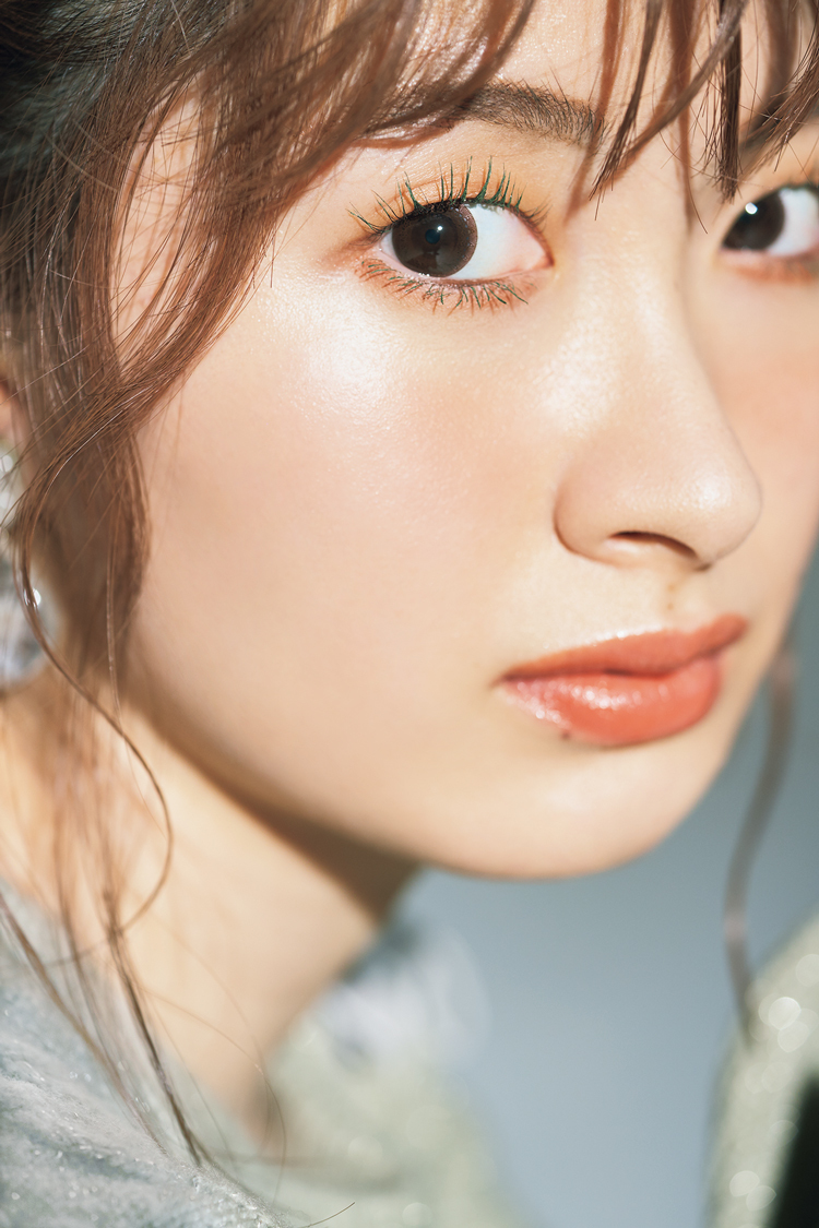 一重さんのカラーメイク カーキマスカラが旬 自然なぱっちりアイの作り方 ローリエプレス