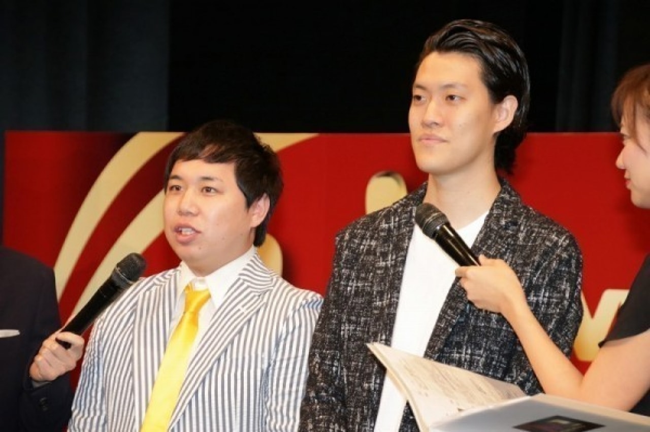 霜降り 粗品の奇行に アカンって せいやもドン引き 圧倒的に粗品のがヤバい奴 ファンからは好評 年7月10日 エキサイトニュース