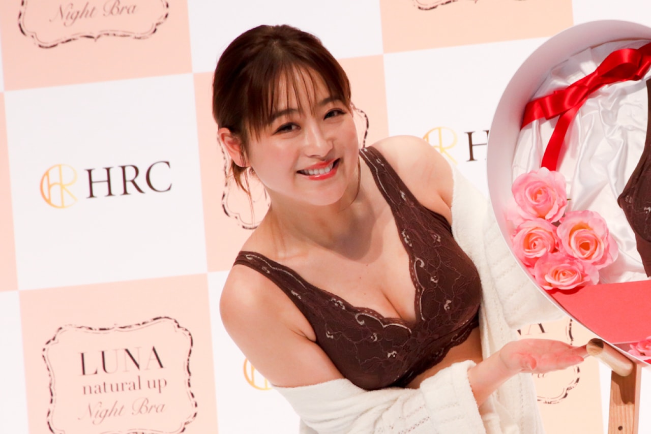 Aカップからcカップになって自信が湧いた 鈴木奈々 お家時間は育乳に励む 21年1月22日 エキサイトニュース