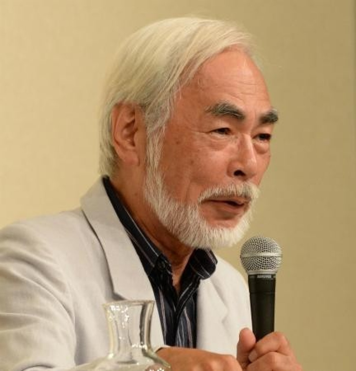 麻生太郎氏の漫画好きアピール あの大物アニメ監督から批判され炎上した過去も 21年7月11日 エキサイトニュース