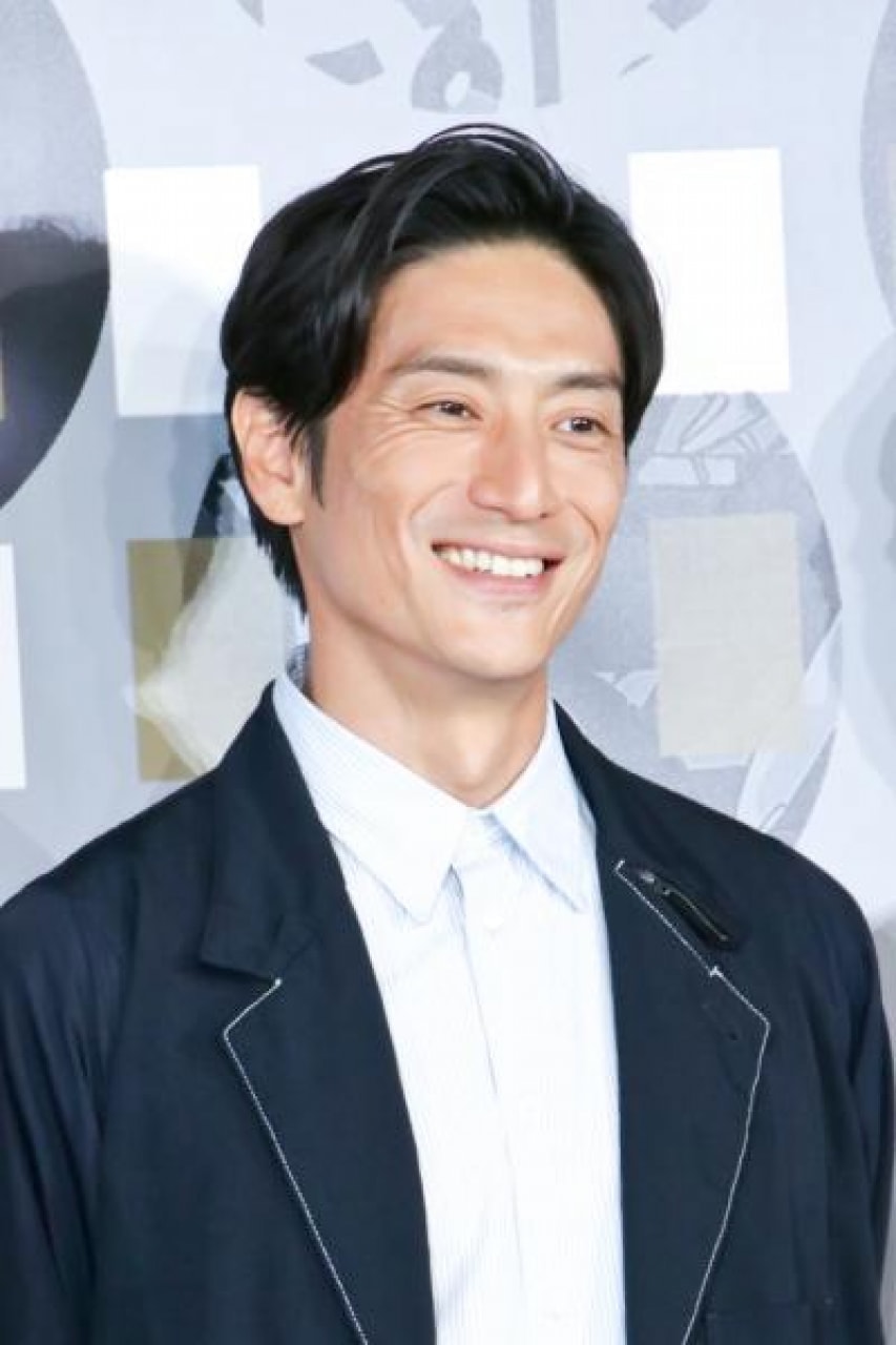 仕事復帰よりも先に夜遊び姿を撮られた伊勢谷友介 強気価格のファンクラブ始動 21年11月14日 エキサイトニュース