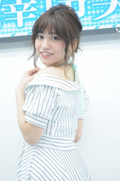 大澤玲美 高校時代に働いていた時のお店の洋服を選びました 17年4月3日 エキサイトニュース