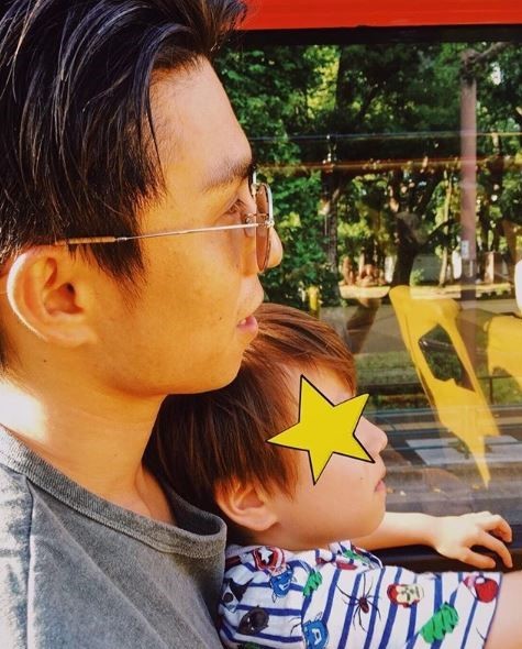 中尾明慶が親子ツーショットを公開 4歳息子の 茶髪 に注目集まる 18年6月12日 エキサイトニュース