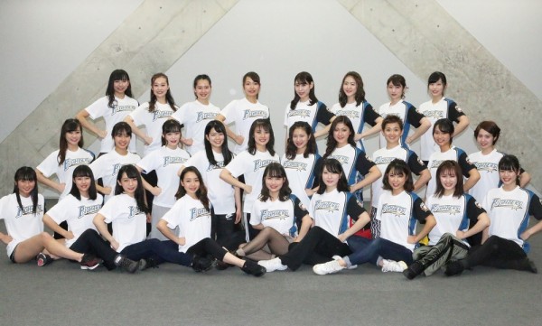 最年長は4年目 42歳の石澤美樹さん ファイターズガール19メンバーが決定 18年12月24日 エキサイトニュース