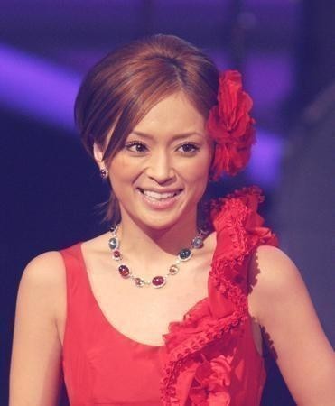 浜崎あゆみどころじゃない 同性セクハラ 離婚 強烈な暴露本著者の共通点は 19年8月4日 エキサイトニュース