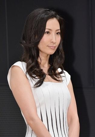 ヒルナンデス モデルがコーディネートした元宝塚女優の服装に失笑 邪魔だろ と指摘 19年12月17日 エキサイトニュース