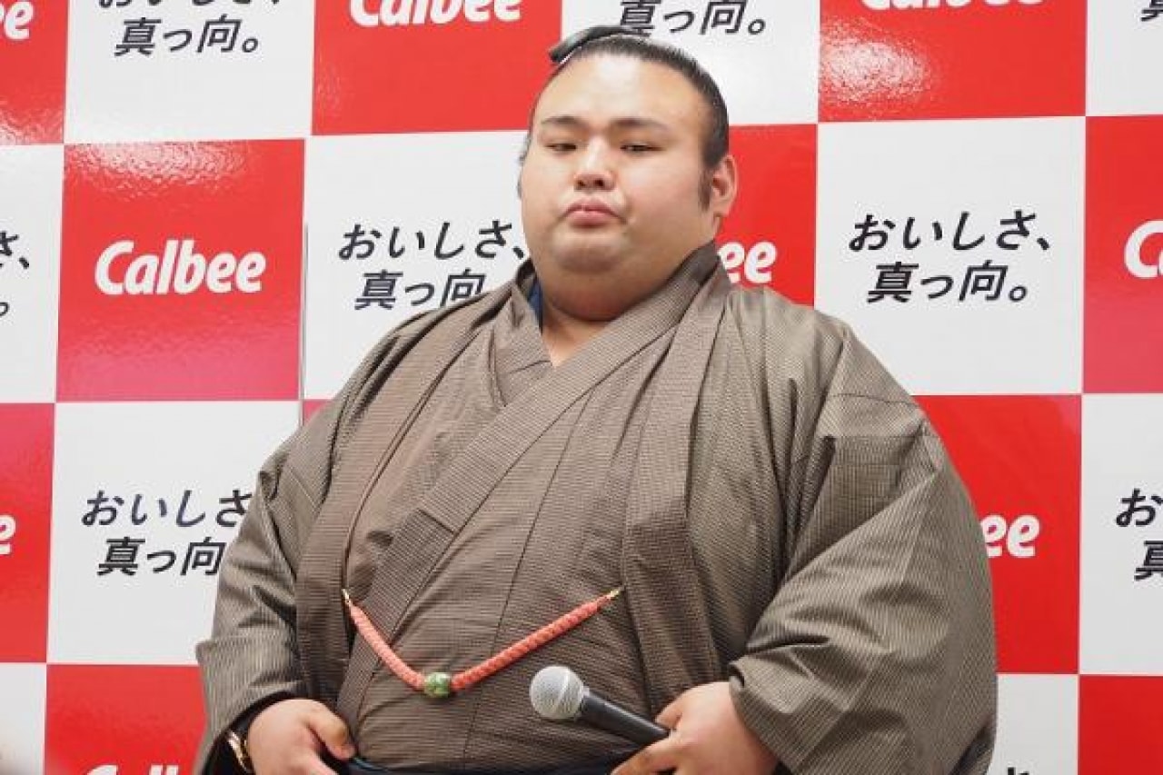 大関 貴景勝 勝ち越し決めるもフェンスを殴り激怒 琴ノ若戦直後の一場面が物議 逃げ腰の相撲に失望か 22年3月24日 エキサイトニュース