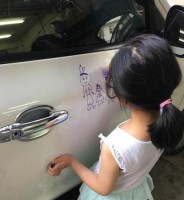 娘がピカピカの新車に落書き！それを見た父親は…―中国