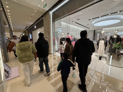  Apple Reports Record Record 3月四半期の結果は、580億ドルの収益、配当、買い戻しを後押しする136億ドルの利益