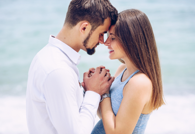 ほっぺにキスする人の心理は 男性が喜ぶキスの仕方と注意点 Cancam Jp キャンキャン